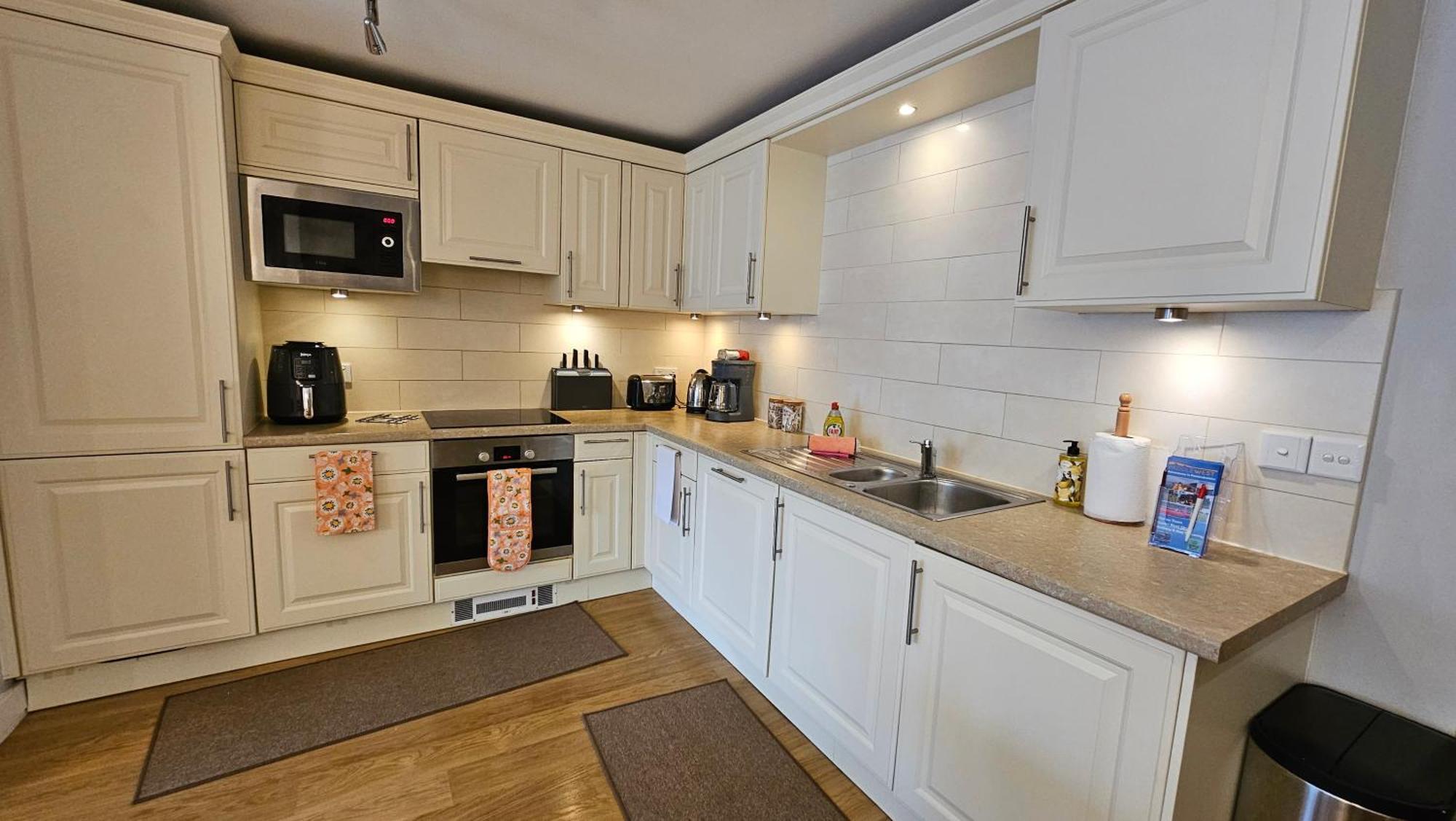Castle Pond House Apartment Pembroke Exterior foto